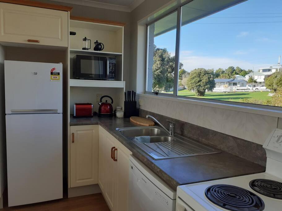 3 Bedroom Holiday Home In Prime Kaikoura Location! Exterior foto